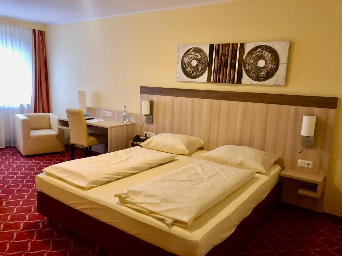 Montana Hotel Koeln-Bonn Airport 트로이스도르프 외부 사진